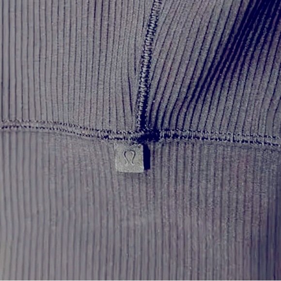 Lululemon🍋 crop top - Picture 5 of 5